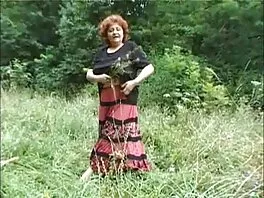 Redhead- ը ցույց է տալիս իր մարմինը