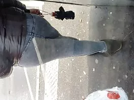 Հասուն թխահեր ՝ լցված ռոք կոշտ ձողով