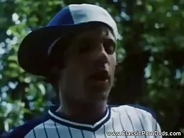Fat boner իր bum